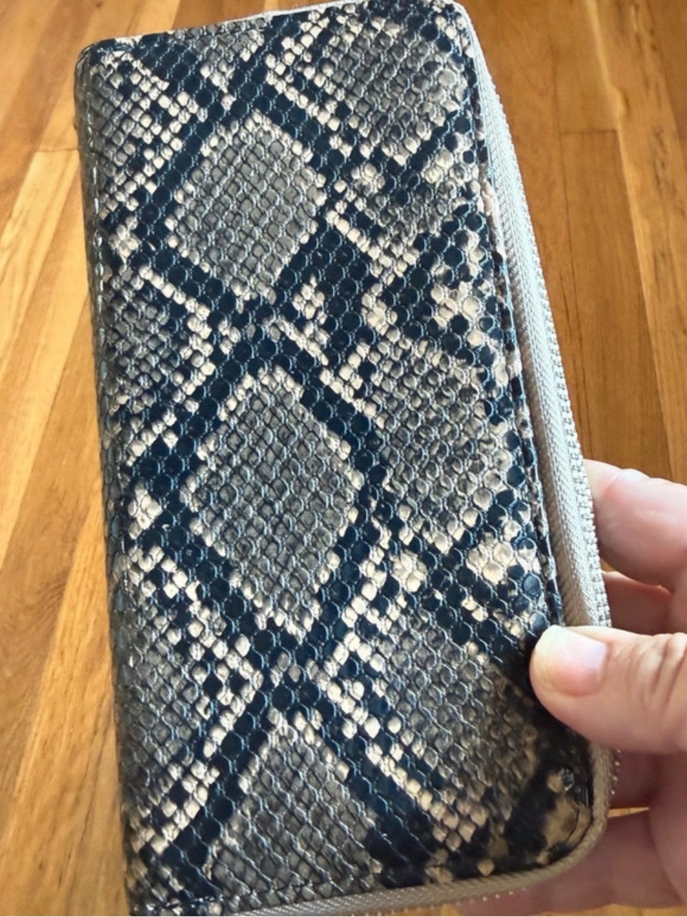 Source Unknown Black & Cream Long faux Snake-Print Double Zip Wallet